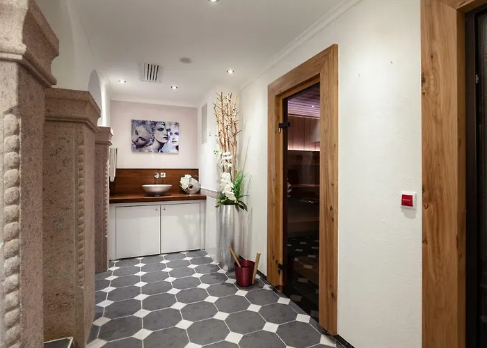 Ξενοδοχείο με διαμερίσματα Koenig Mayrhofen